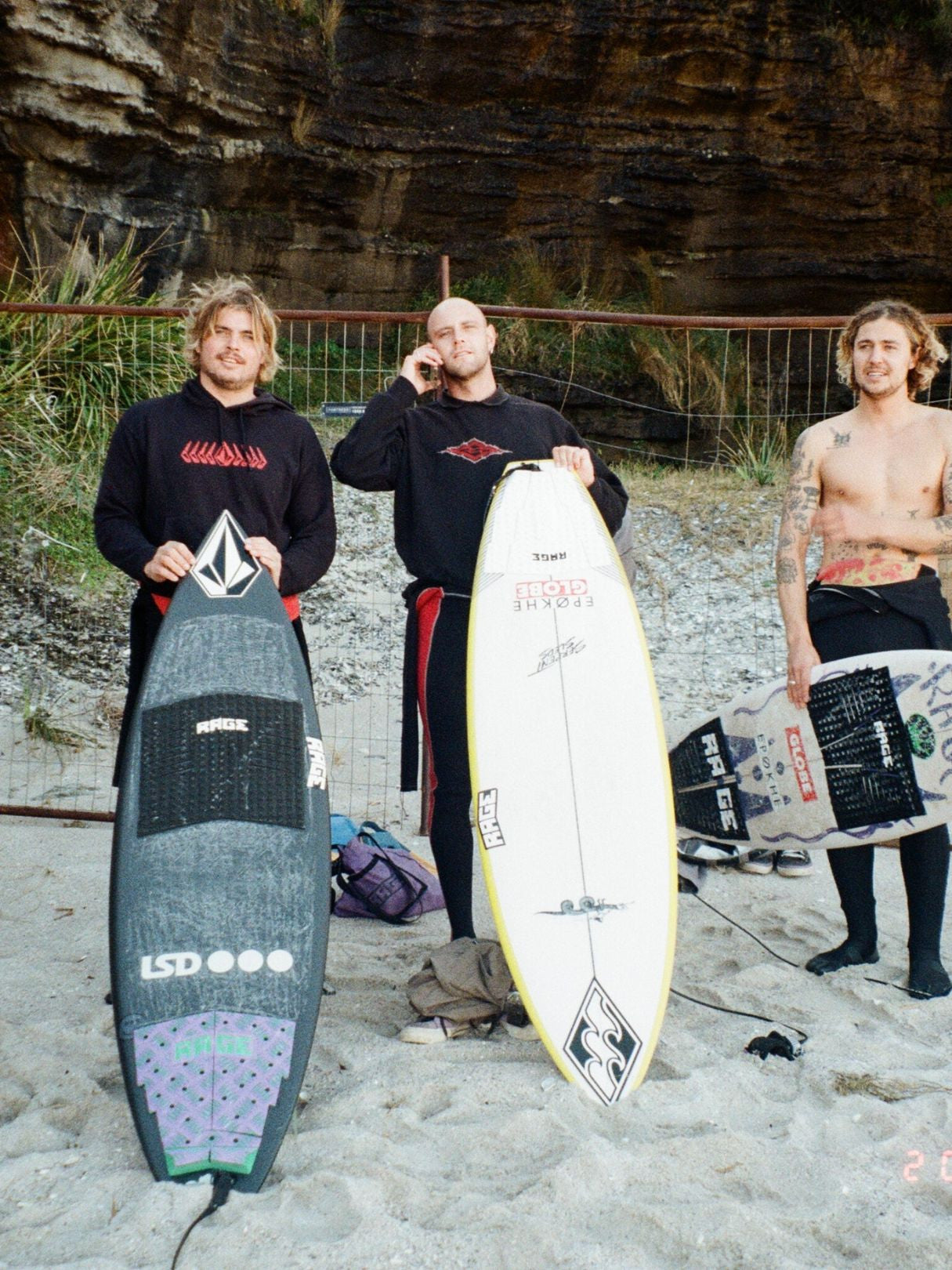 Noa Deane Front Grip